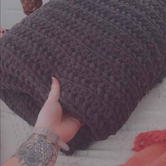 Chunky crochet blanket